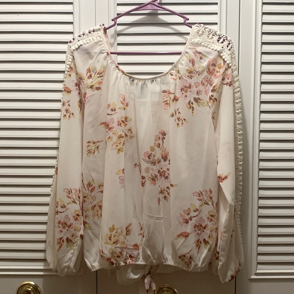 Flower blouse - Picture 2 of 5